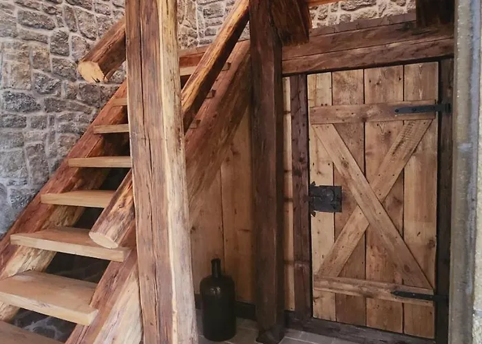 Vályog *